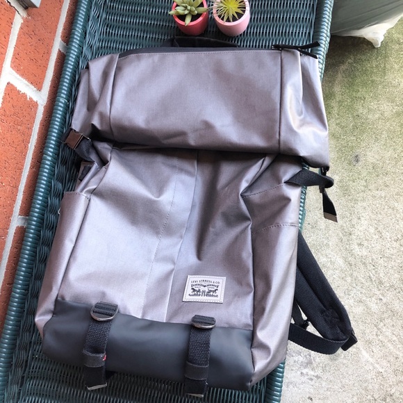 levi's men's roll top backpack